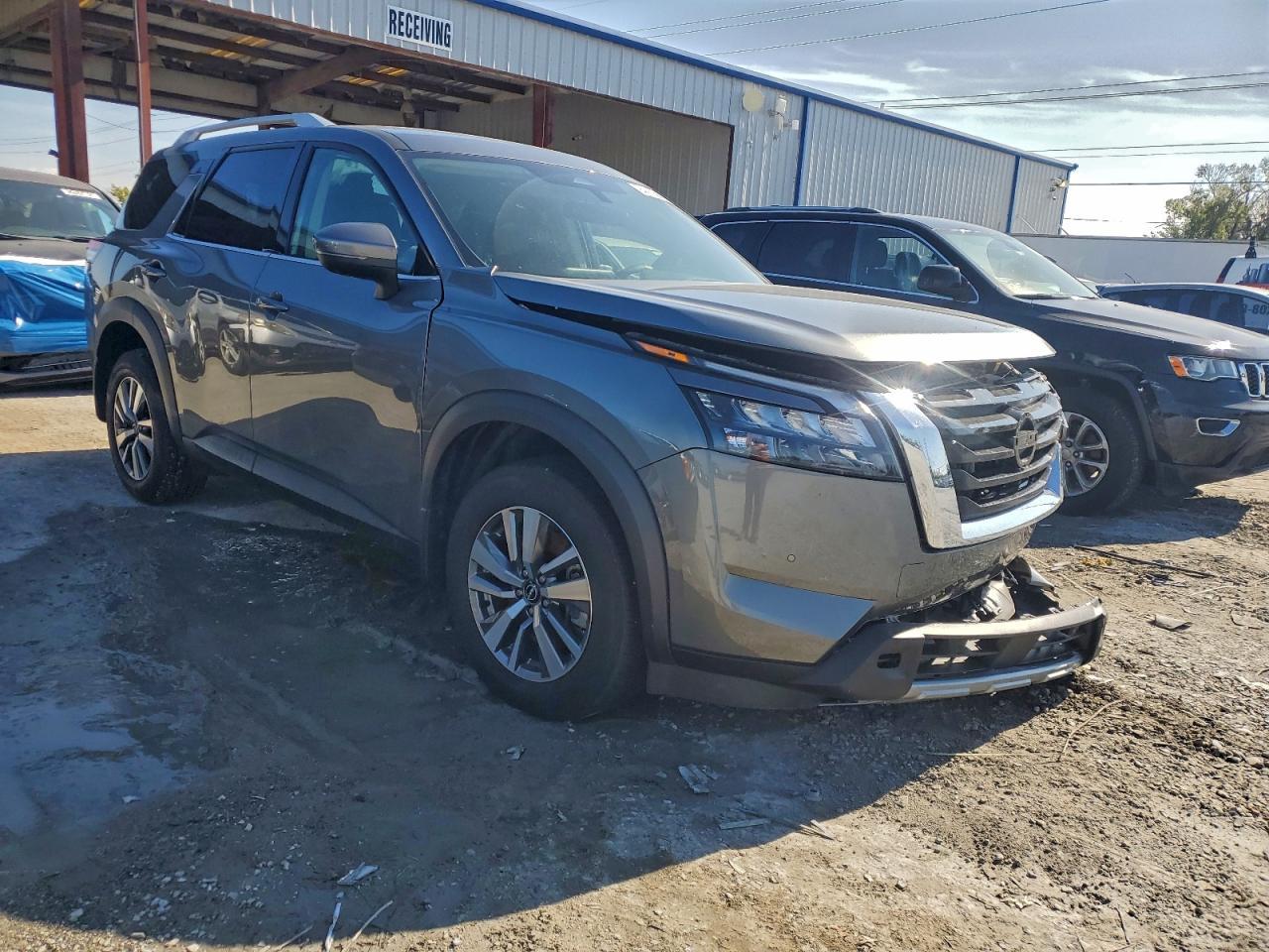 2025 Nissan Pathfinder Sl - Фото 4