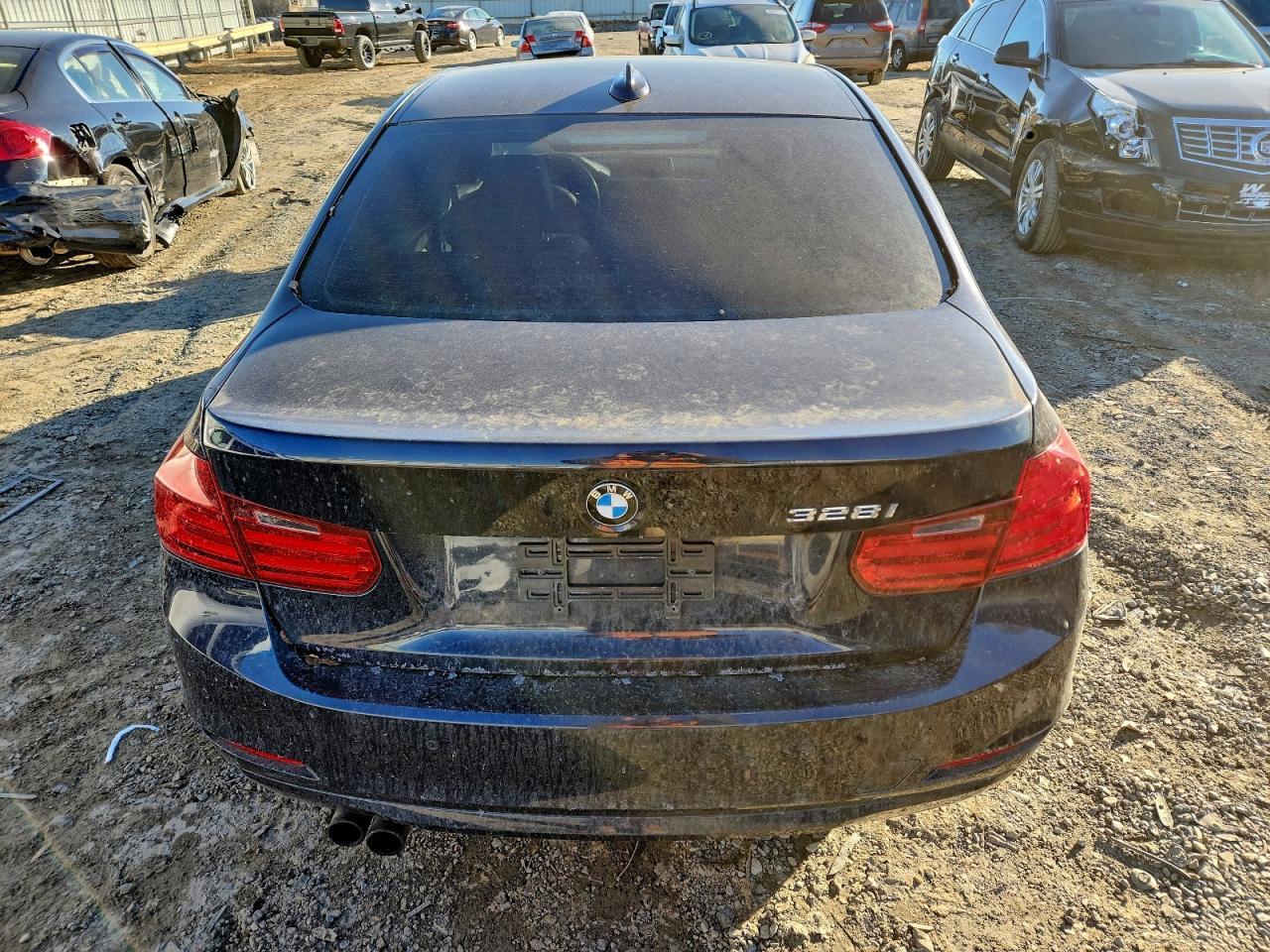 2012 BMW 3 Series - Фото 6