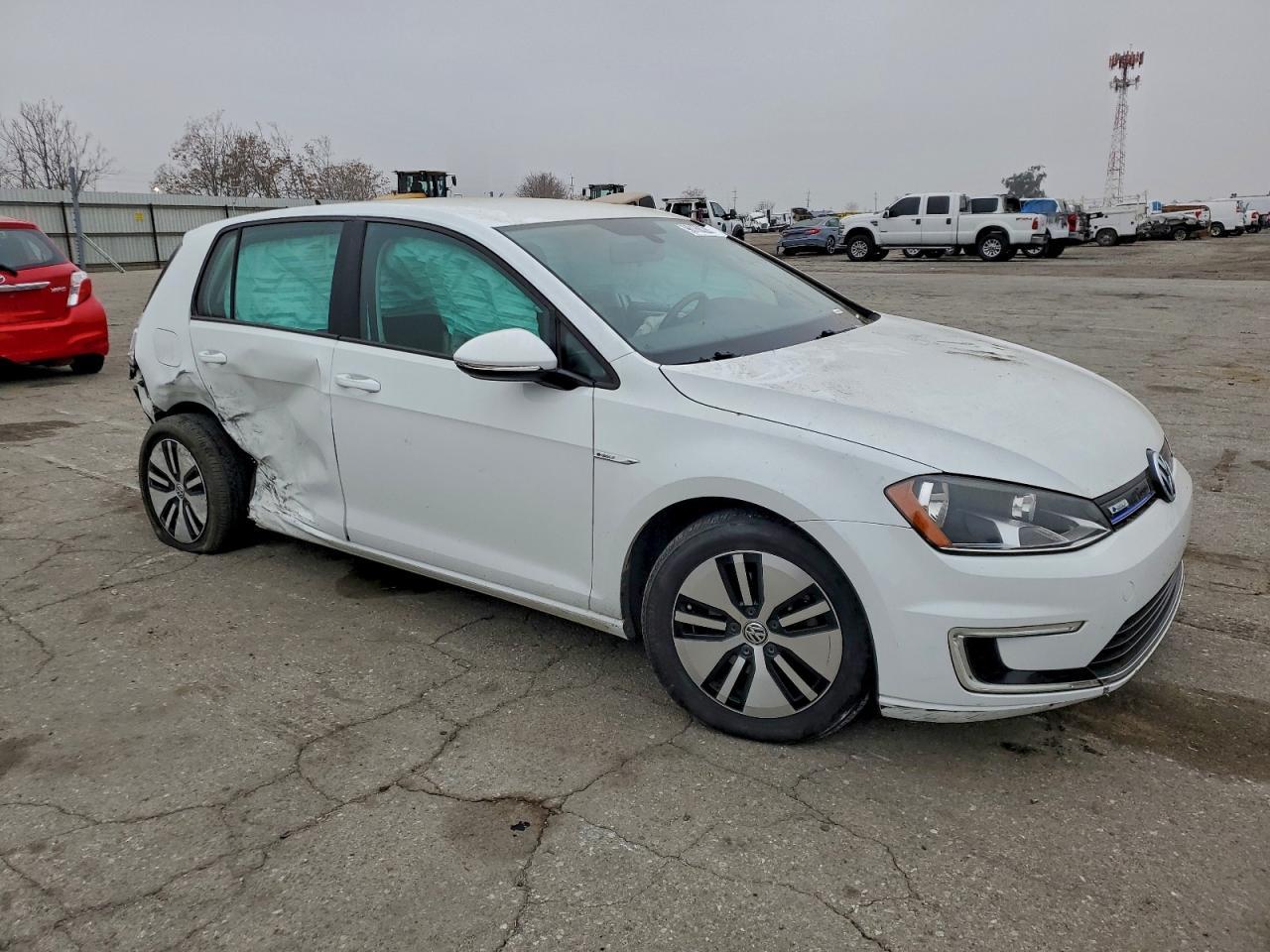 2016 Volkswagen E-Golf Se - Image 4