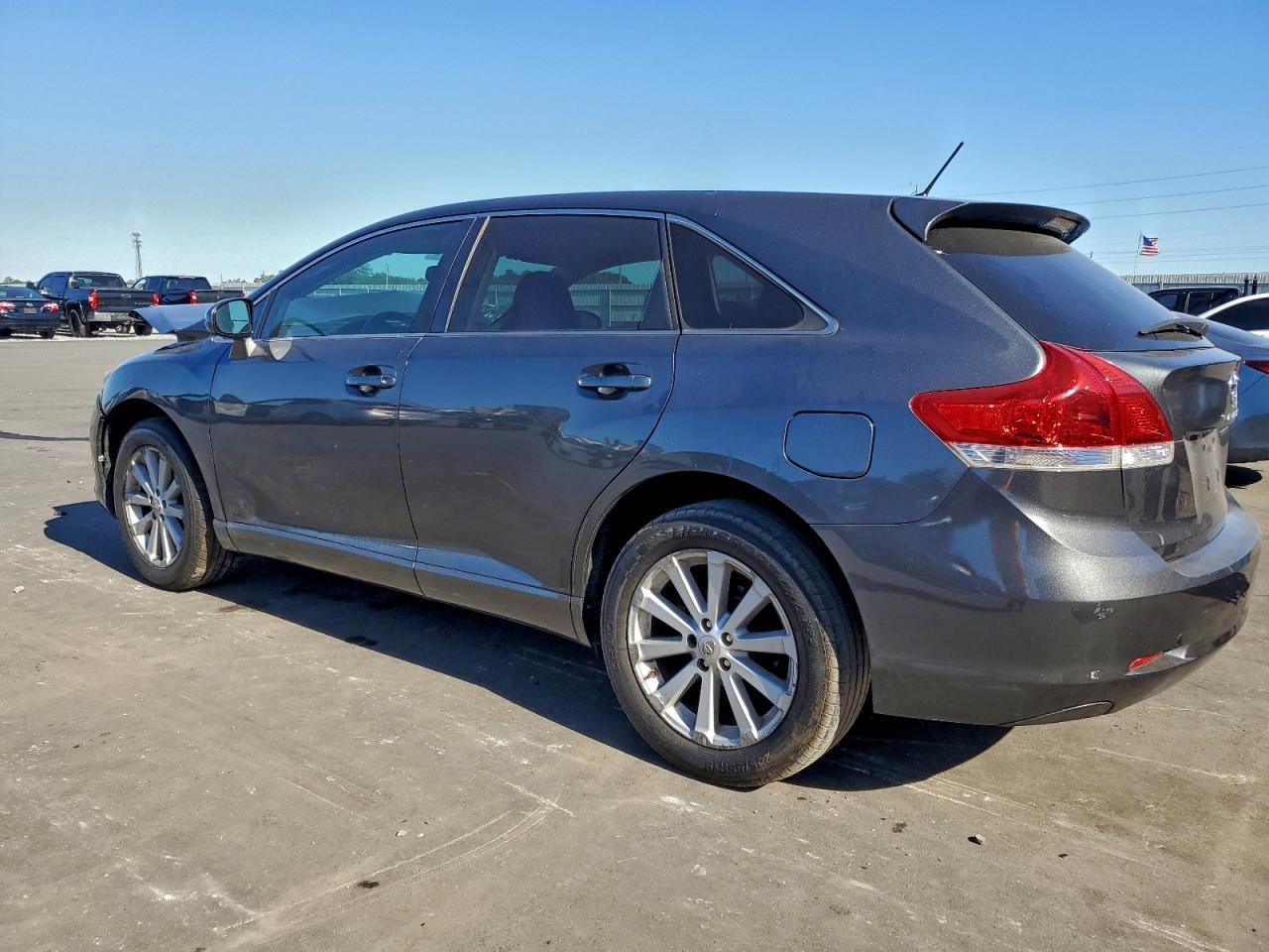2011 Toyota Venza - Фото 2