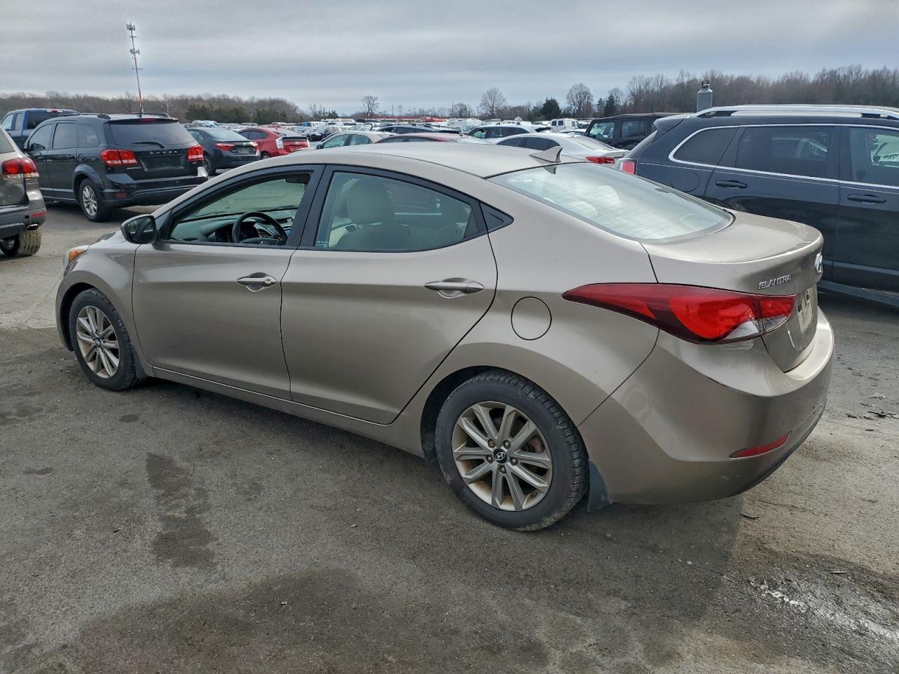 2014 Hyundai Elantra Se - Фото 2