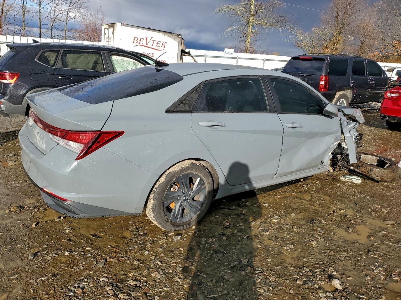 2022 Hyundai Elantra Sel - Image 3