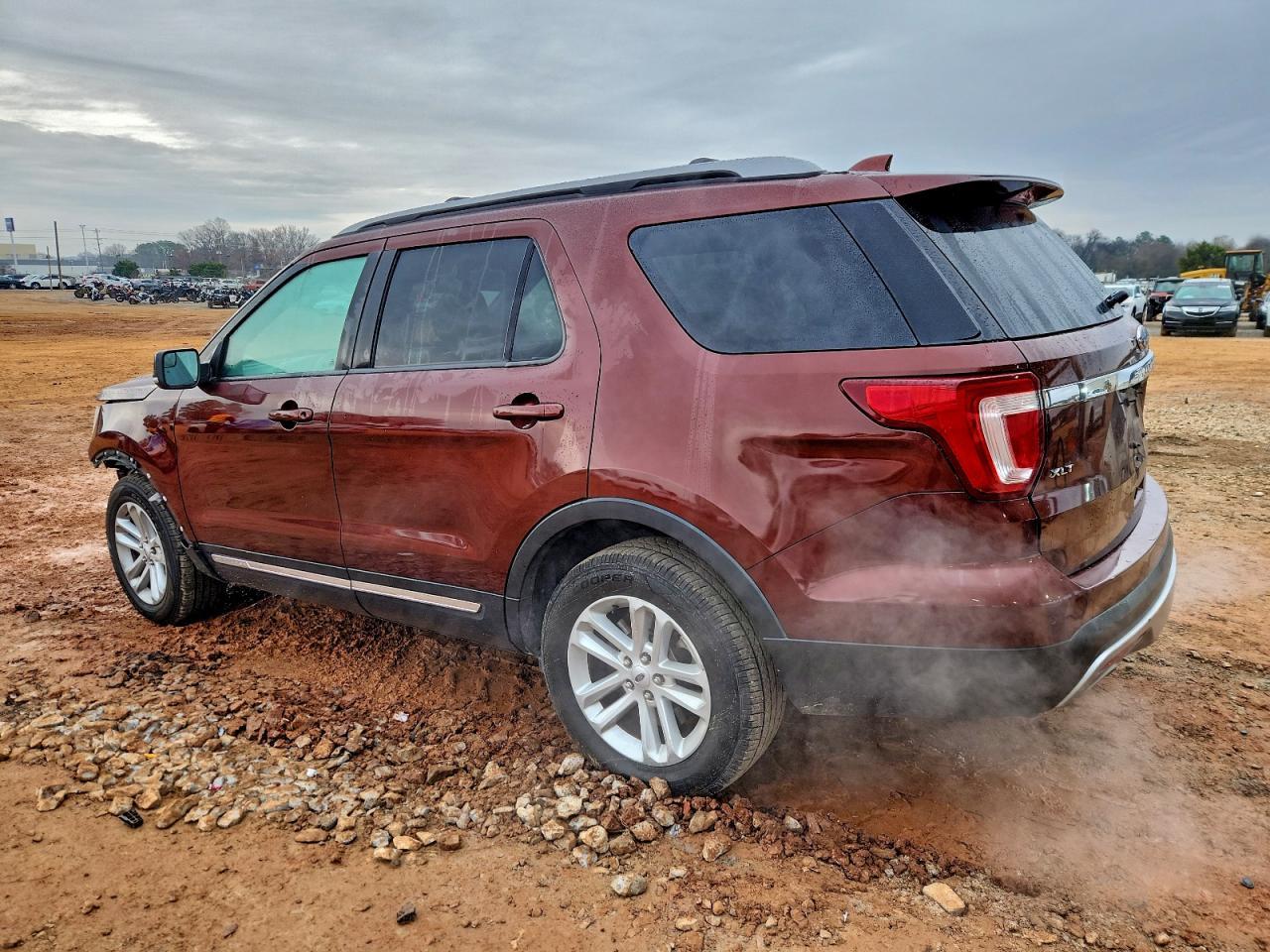 2016 Ford Explorer Xlt - Фото 2