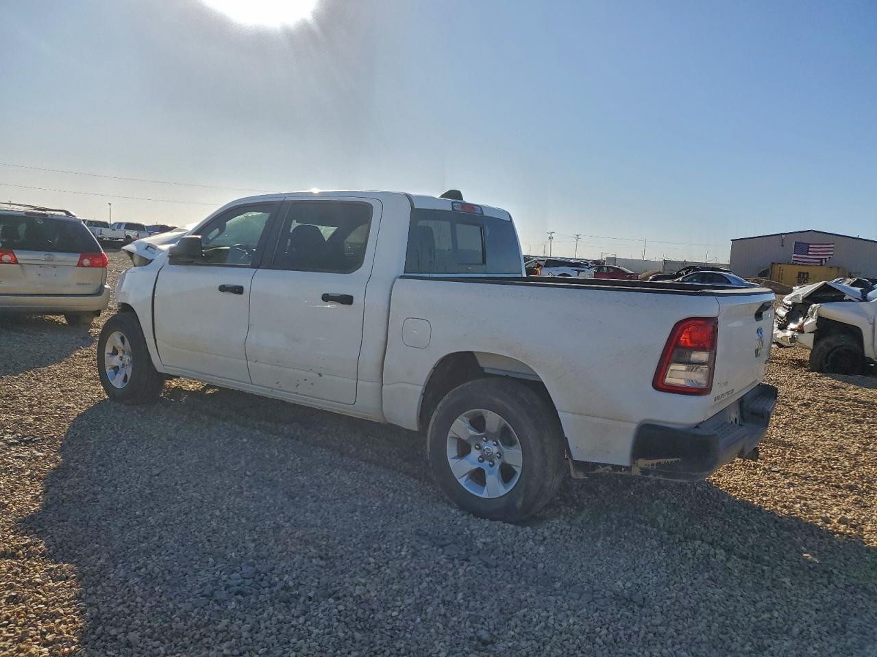 2023 Ram 1500 Tradesman - Фото 2