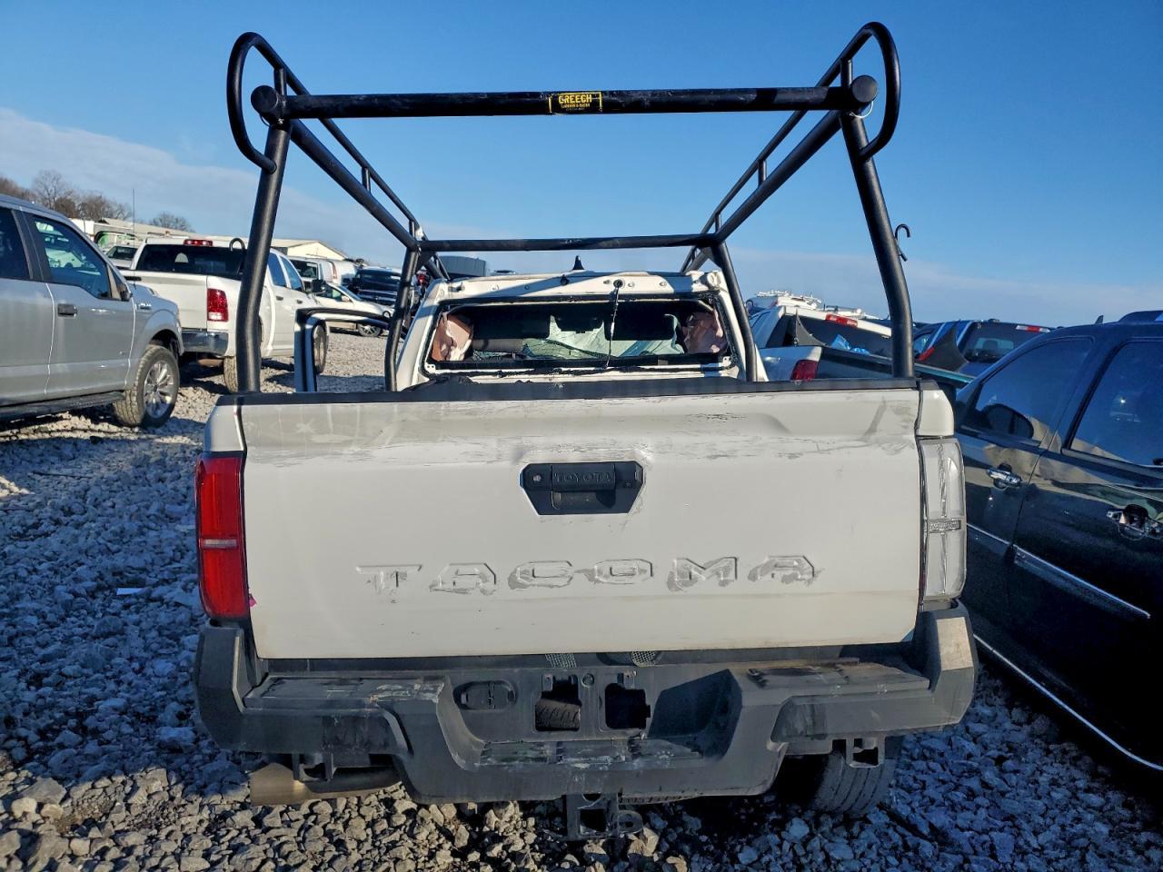 2024 Toyota Tacoma Xtracab - Image 6