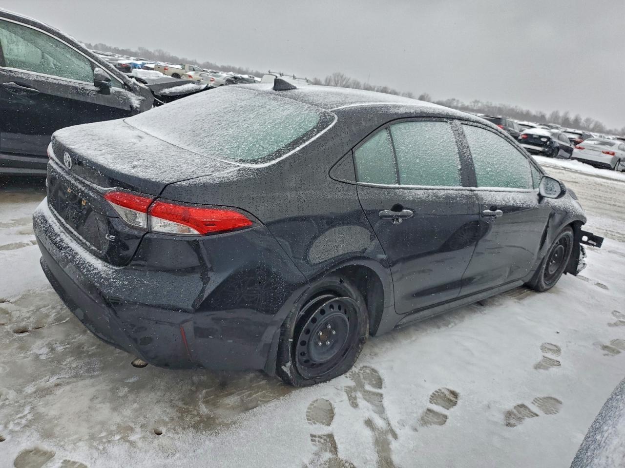 2021 Toyota Corolla Le - Фото 3