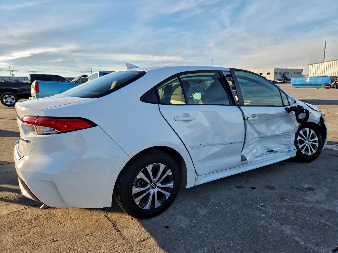 2022 Toyota Corolla Hybrid Le - Фото 3