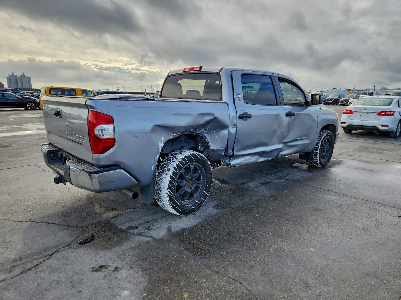 2015 Toyota Tundra Crewmax Sr5 - Image 3