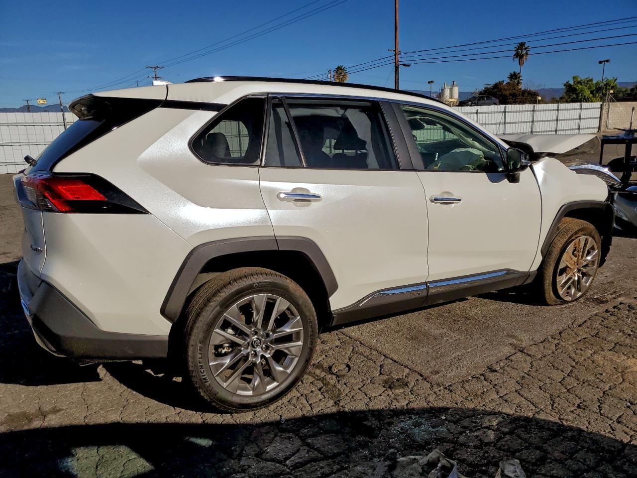 2019 Toyota Rav4 Limited - Фото 3