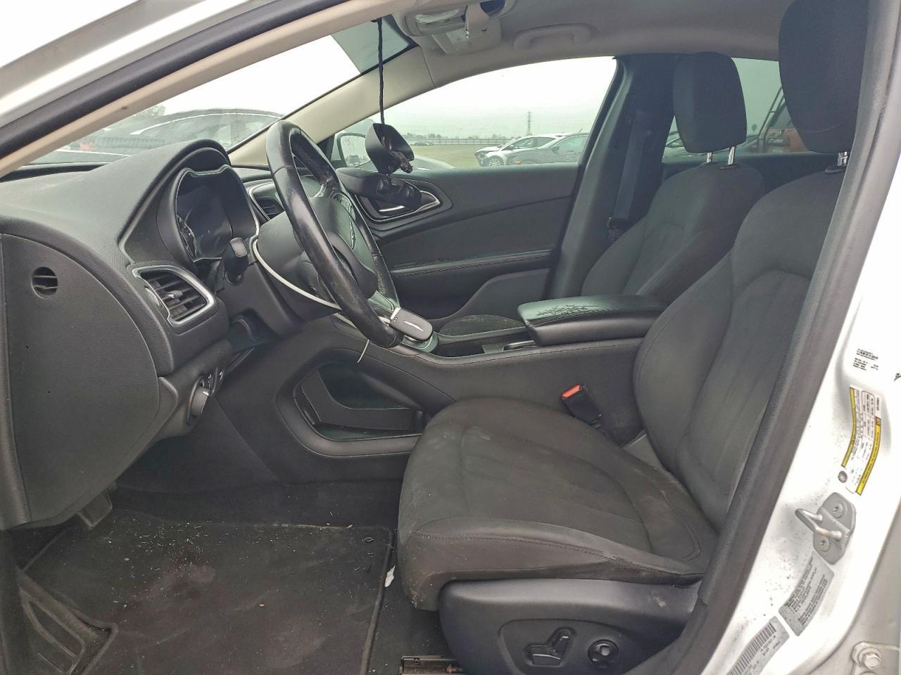 2016 Chrysler 200 Limited - Фото 7