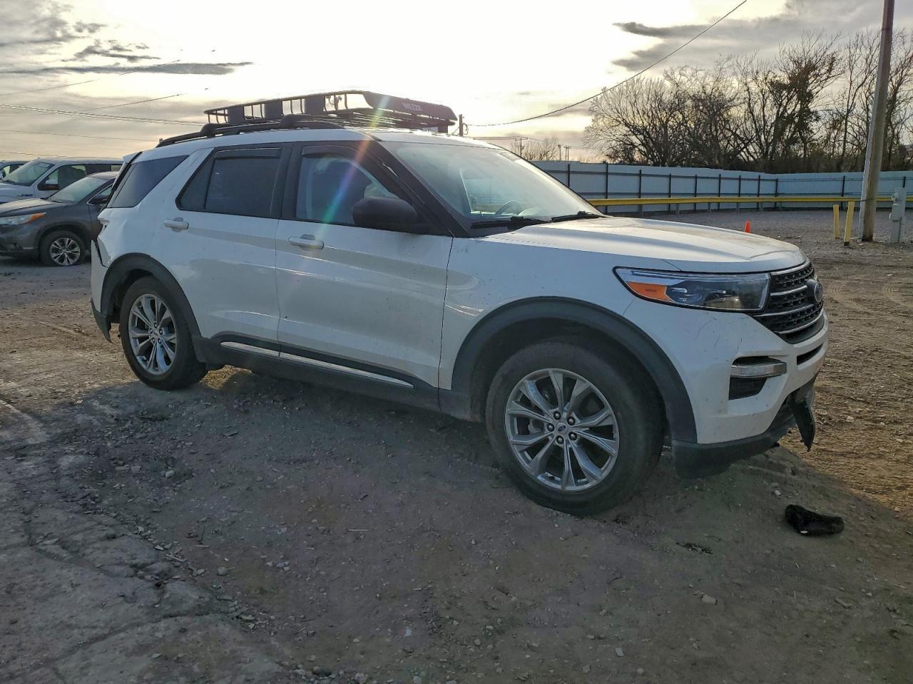 2023 Ford Explorer Xlt - Image 4