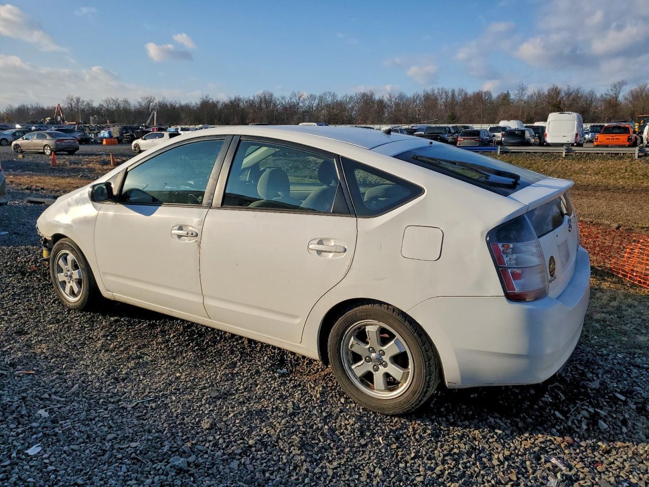 2004 Toyota Prius Base - Image 2
