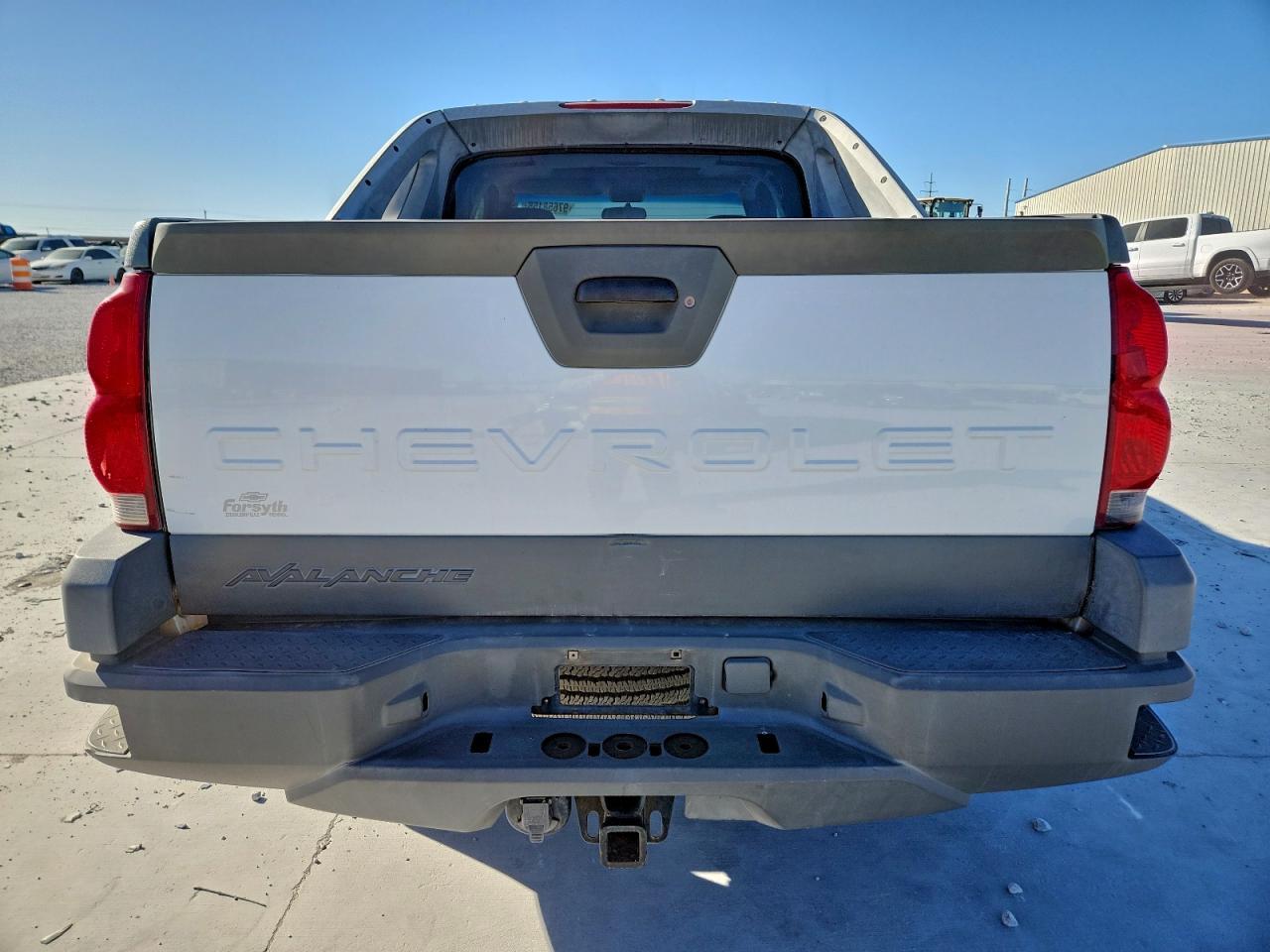 2002 Chevrolet Avalanche K1500 - Image 6