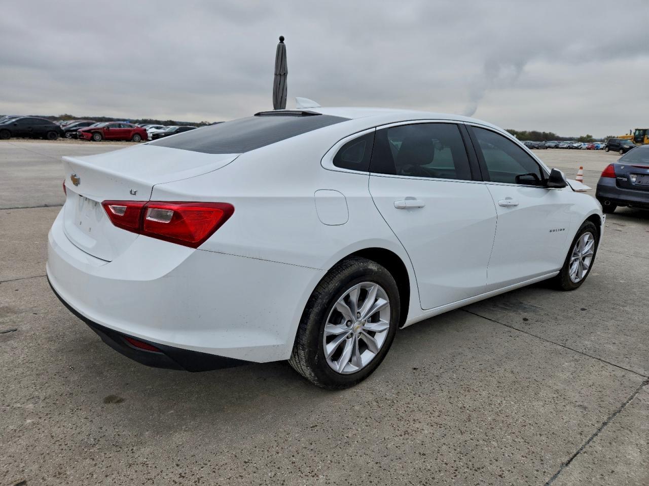 2023 Chevrolet Malibu Lt - Фото 3