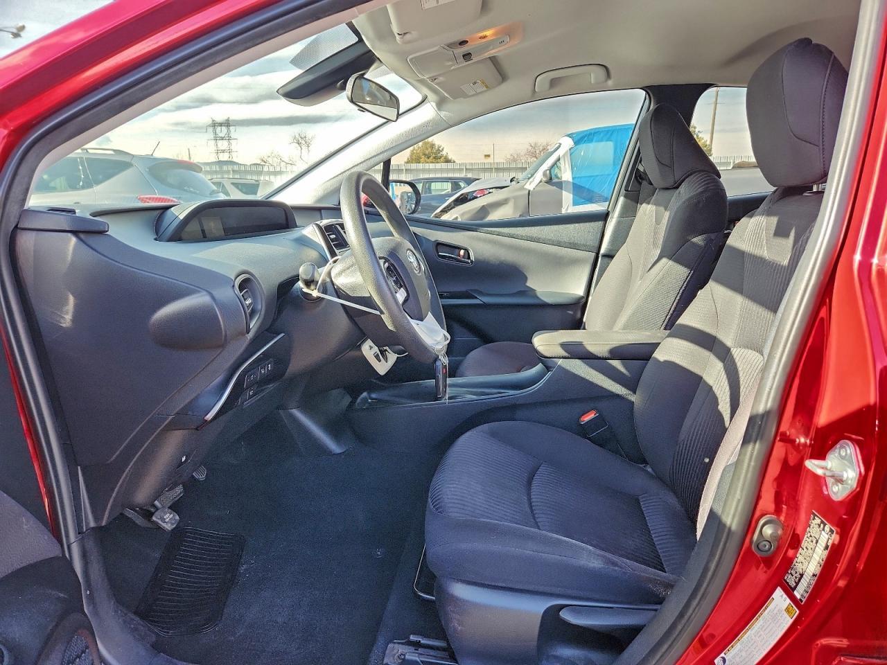 2018 Toyota Prius Two - Фото 7