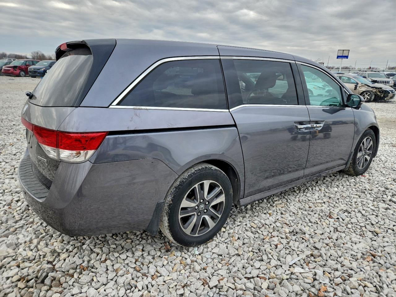 2016 Honda Odyssey Touring - Фото 3