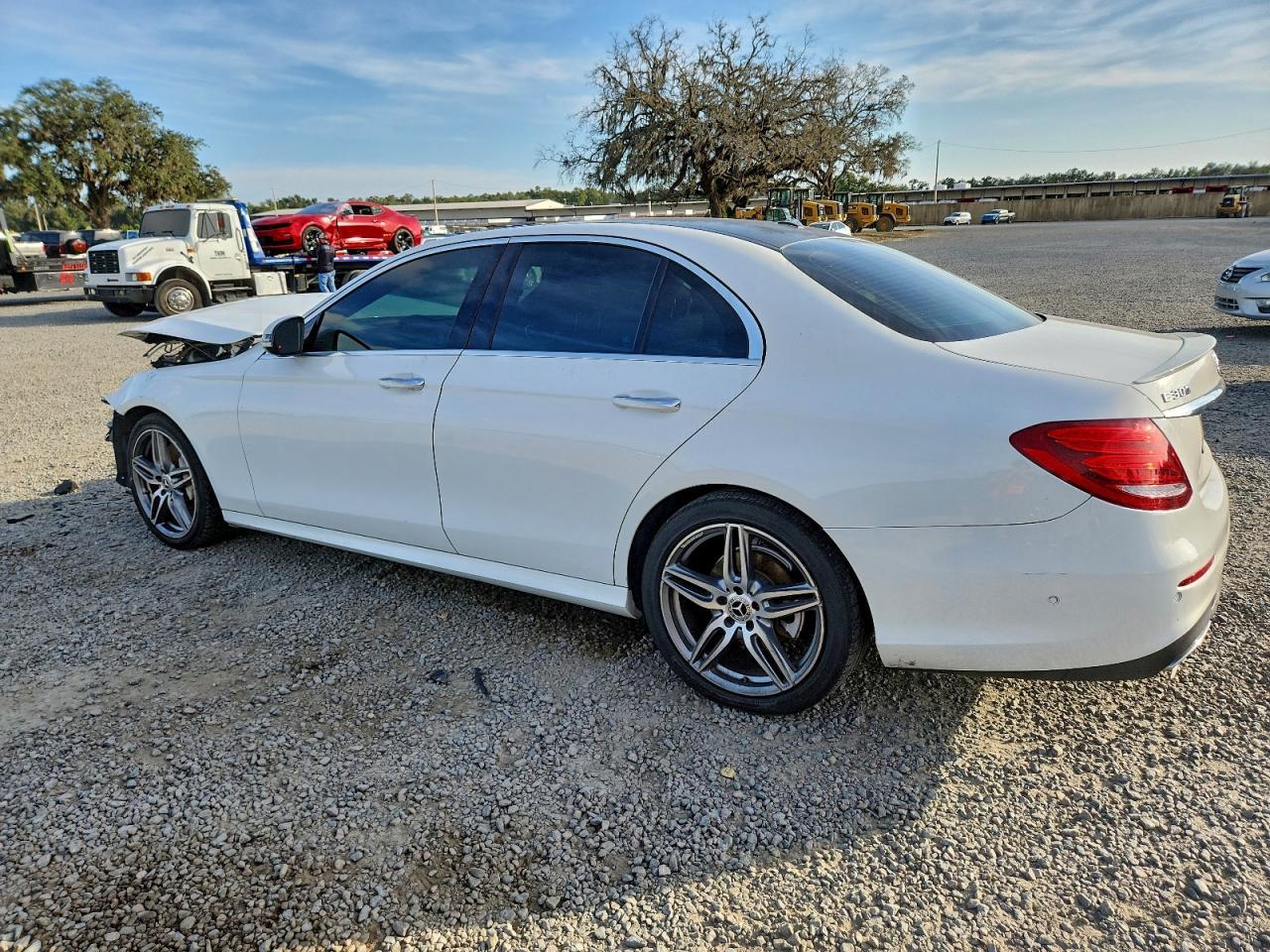 2017 Mercedes-Benz E 300 - Фото 2