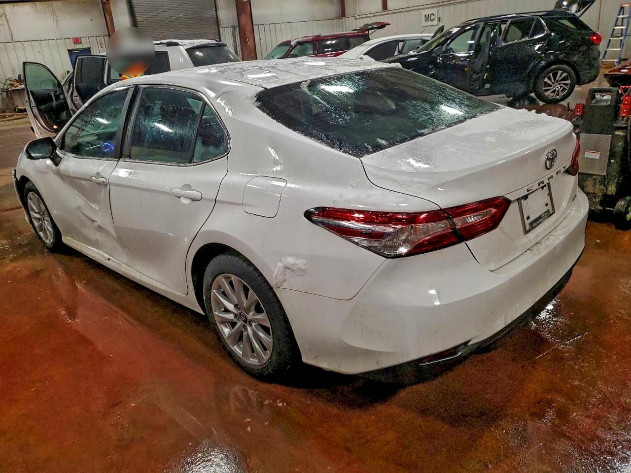2018 Toyota Camry L - Фото 2
