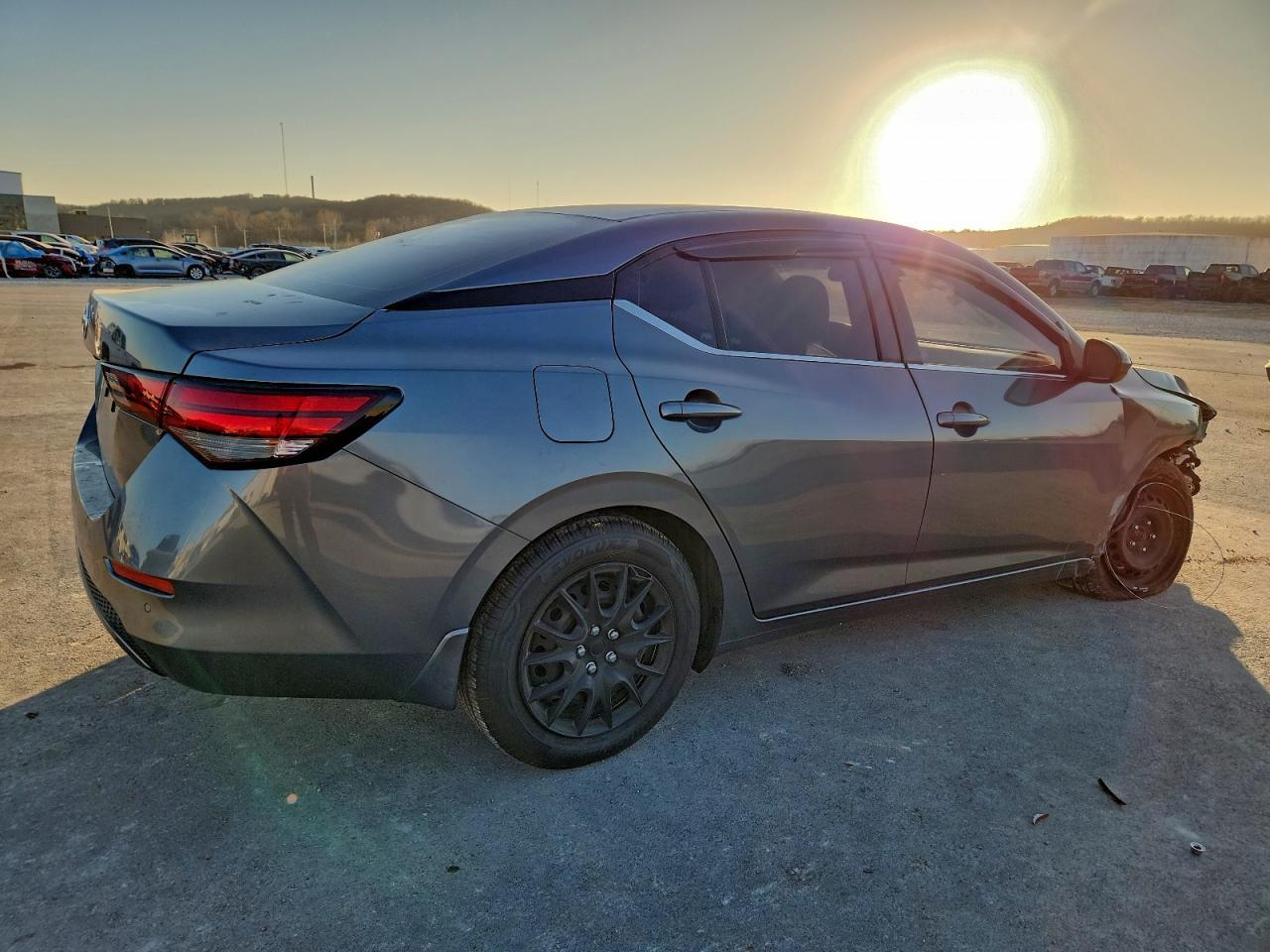 2021 Nissan Sentra - Фото 3