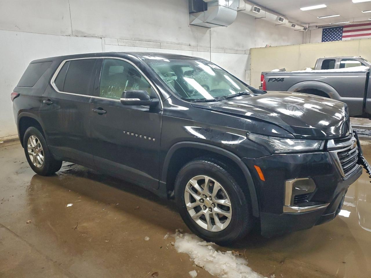 2023 Chevrolet Traverse Ls - Фото 4