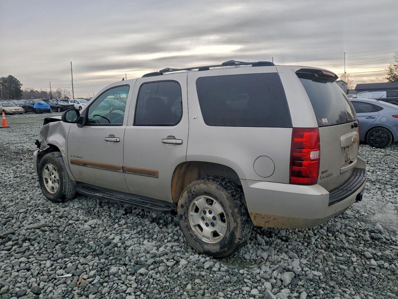 2007 Chevrolet Tahoe C1500 - Image 2