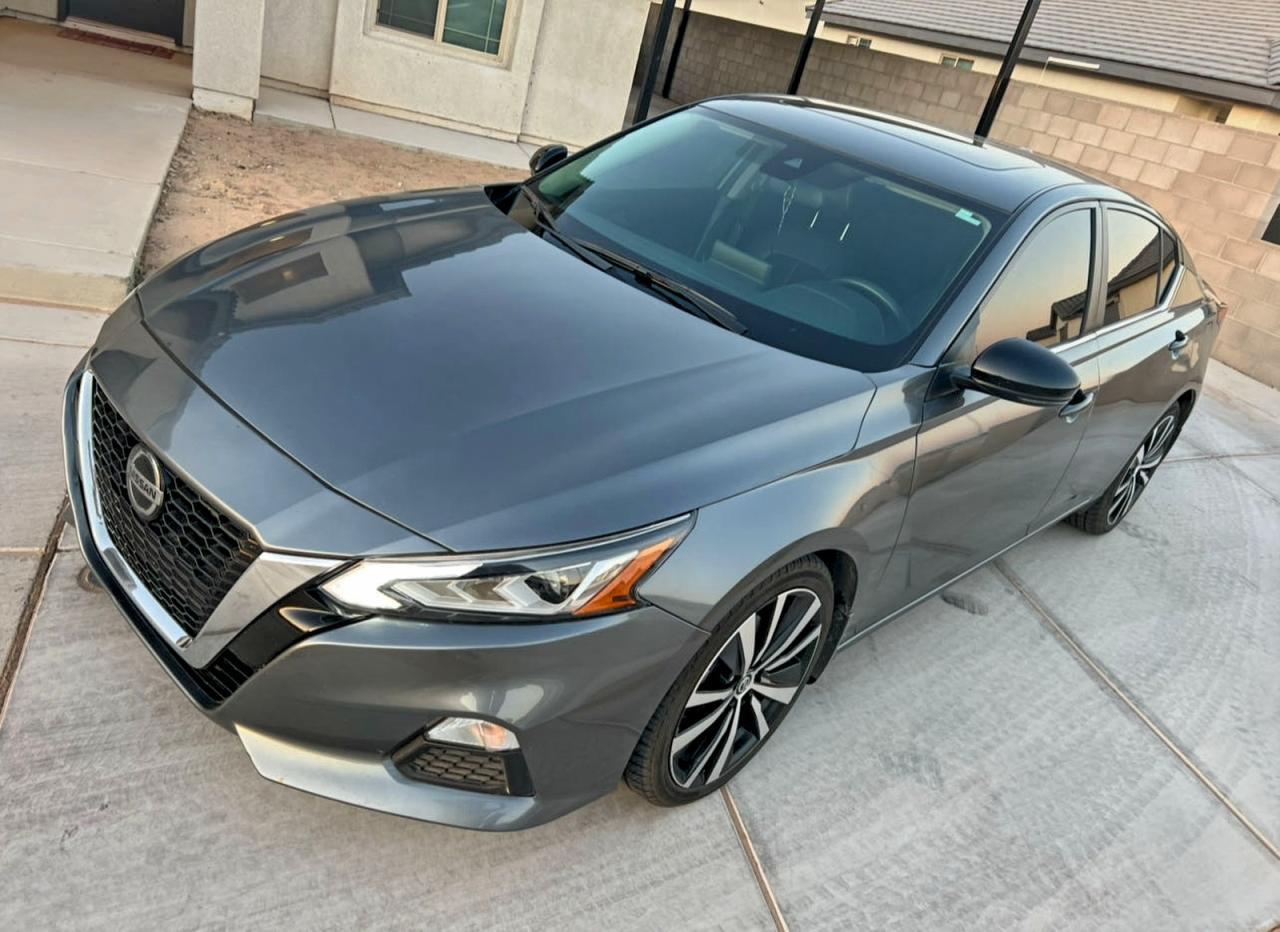 2022 Nissan Altima Sr - Image 2