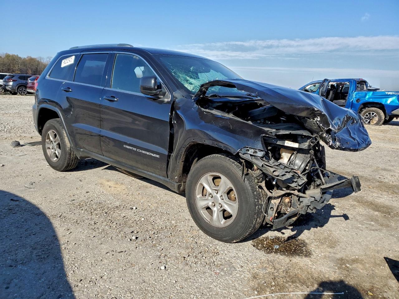 2015 Jeep Grand Cherokee Laredo - Image 4