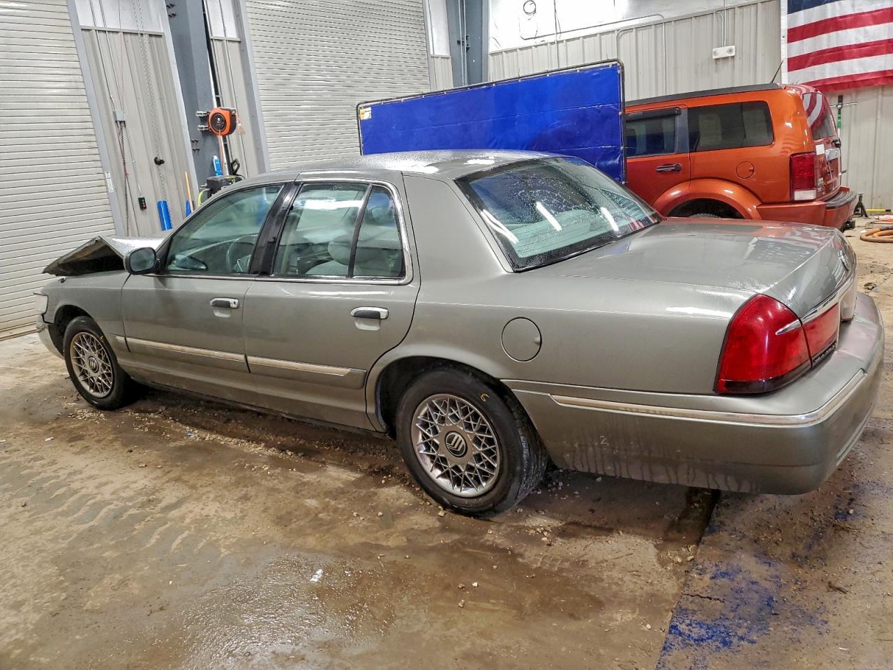 1999 Mercury Grand Marquis Gs - Image 2
