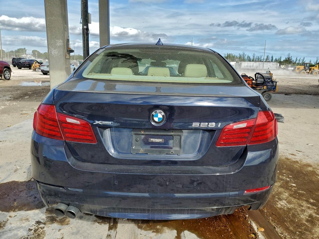 2015 BMW 528 Xi - Image 6