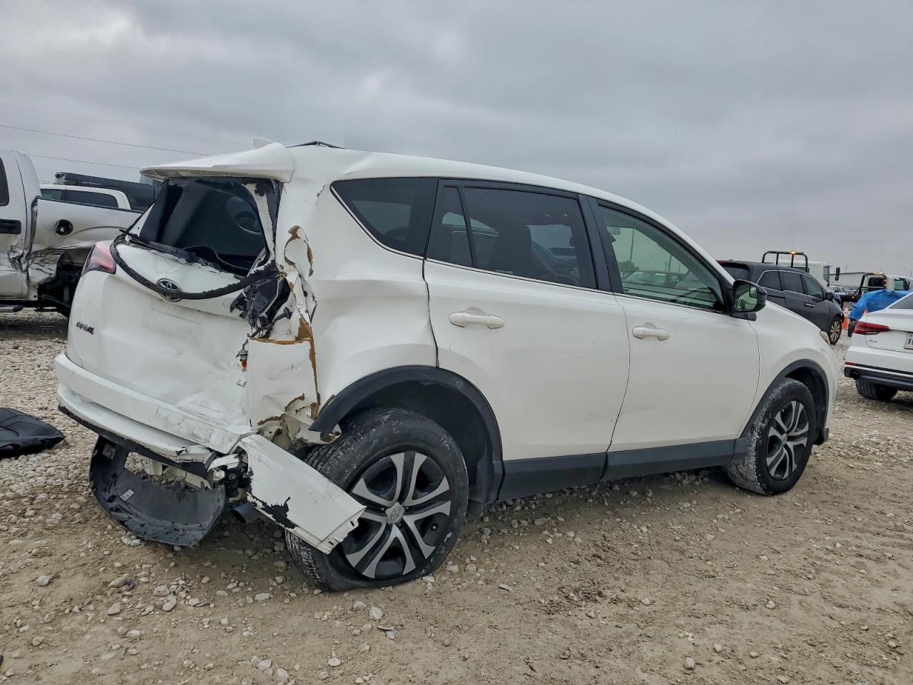 2018 Toyota Rav4 Le - Фото 3