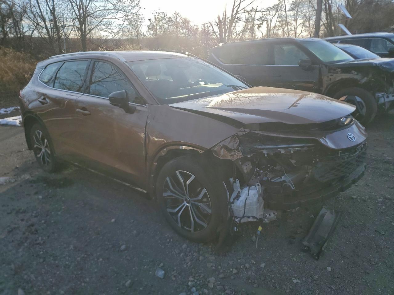 2025 Toyota Crown Signia Xle - Image 4