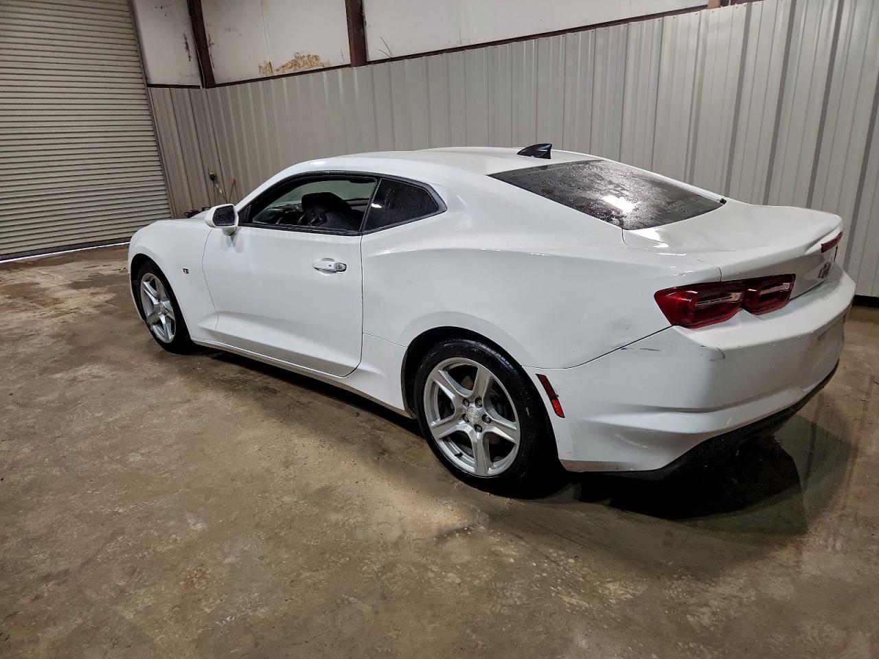 2020 Chevrolet Camaro Ls - Фото 2