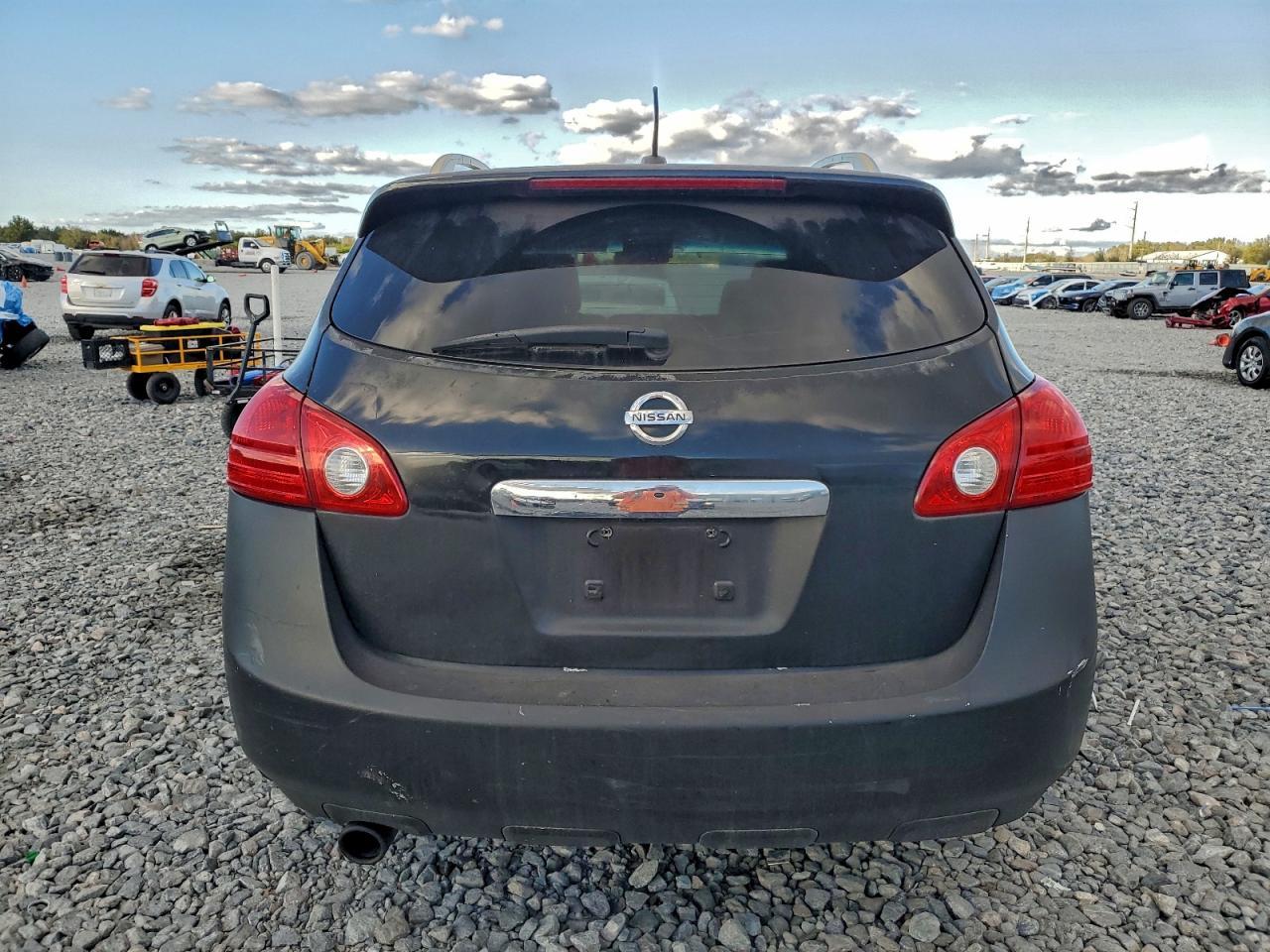 2011 Nissan Rogue S - Image 6
