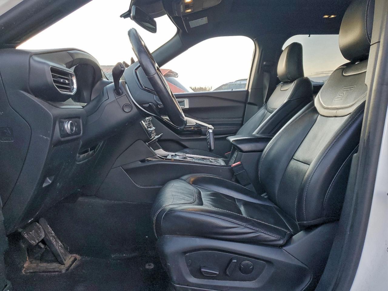 2022 Ford Explorer St - Image 7