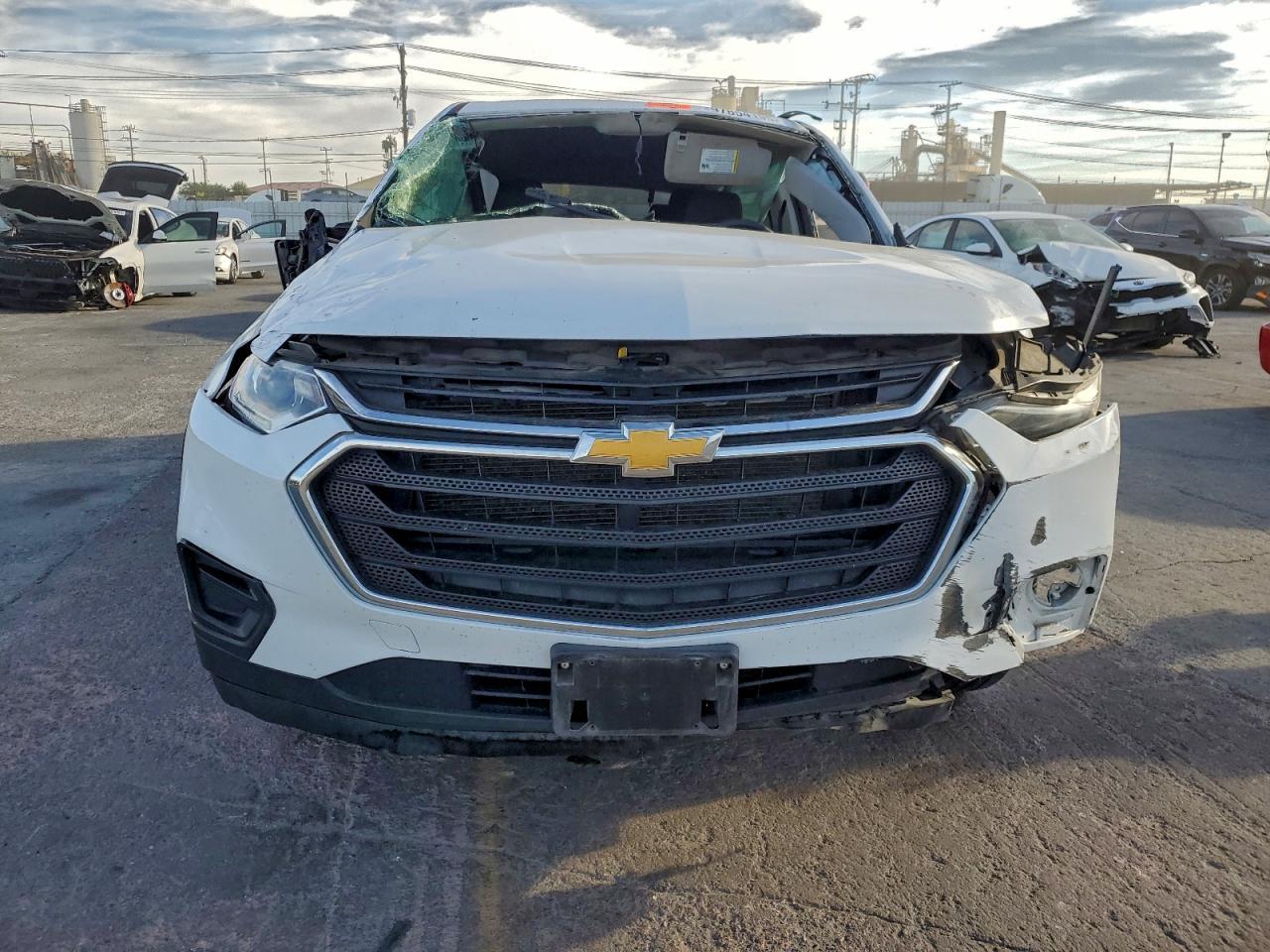 2020 Chevrolet Traverse Ls - Фото 5