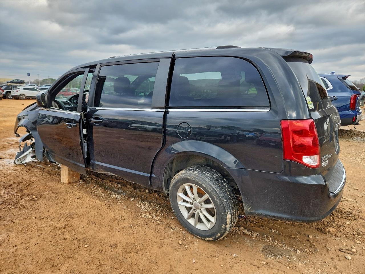 2019 Dodge Grand Caravan Sxt - Image 2