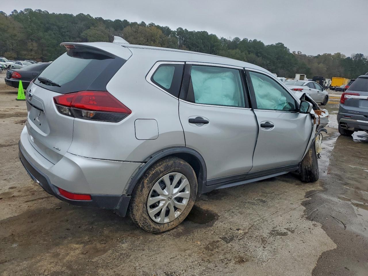 2020 Nissan Rogue S - Фото 3