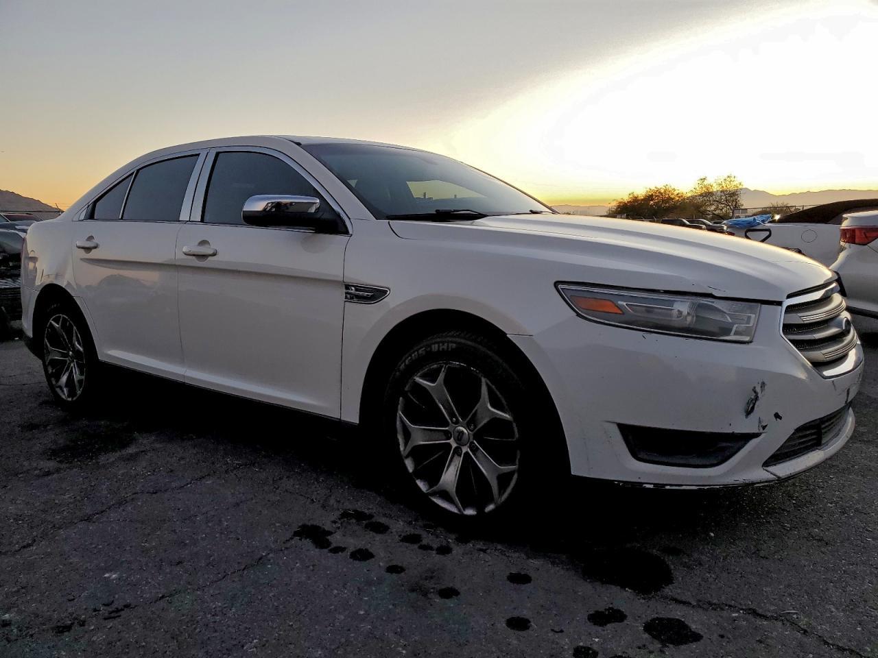 2014 Ford Taurus - Фото 4