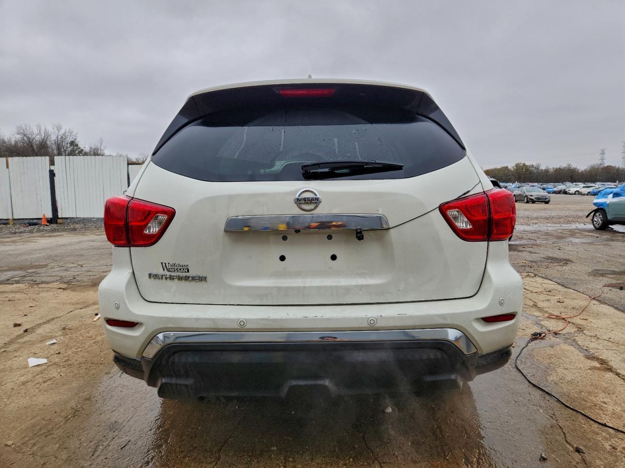 2019 Nissan Pathfinder S - Фото 6