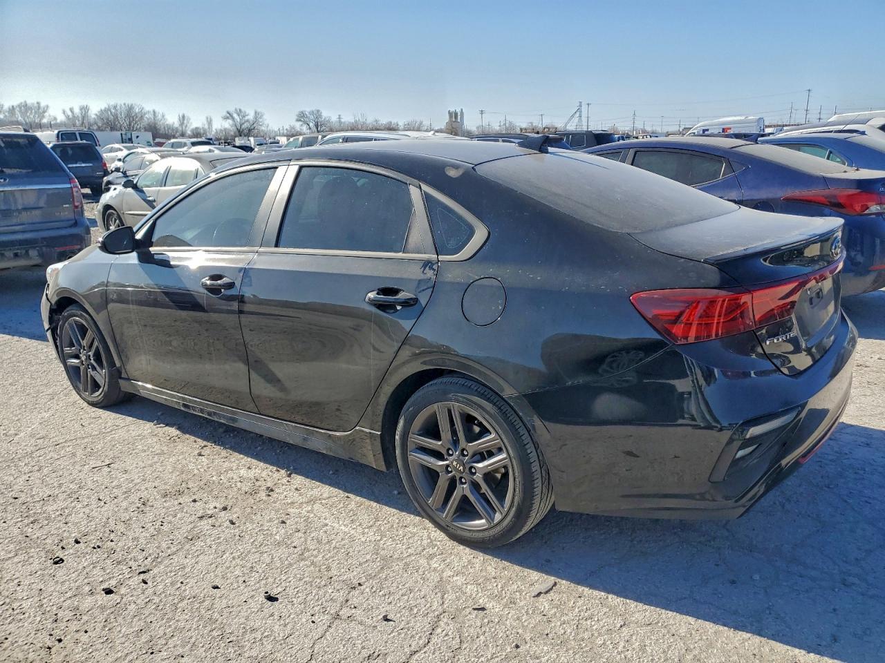 2021 Kia Forte - Image 2