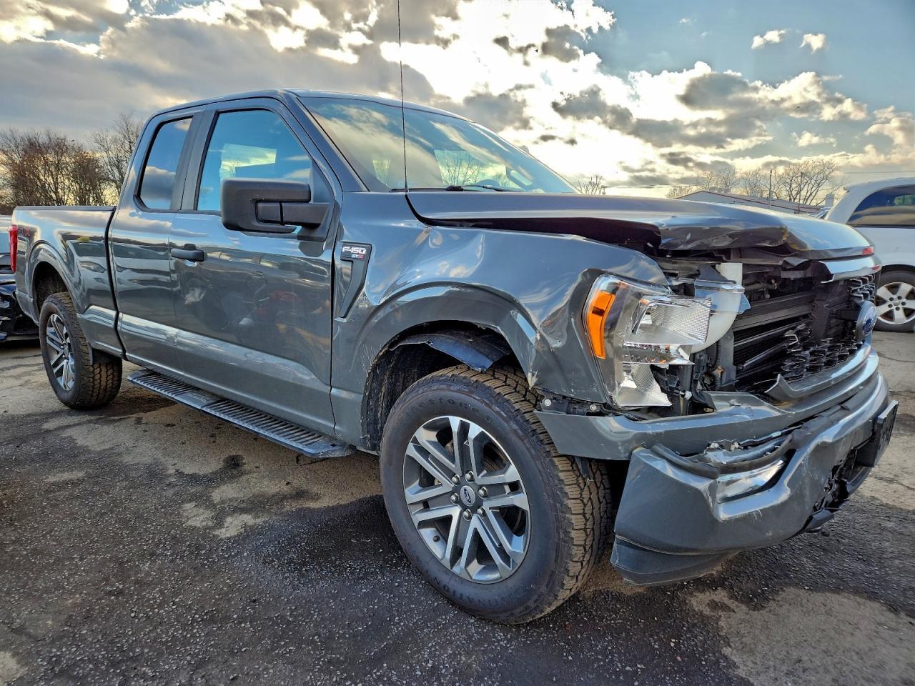 2021 Ford F150 Super Cab - Фото 4