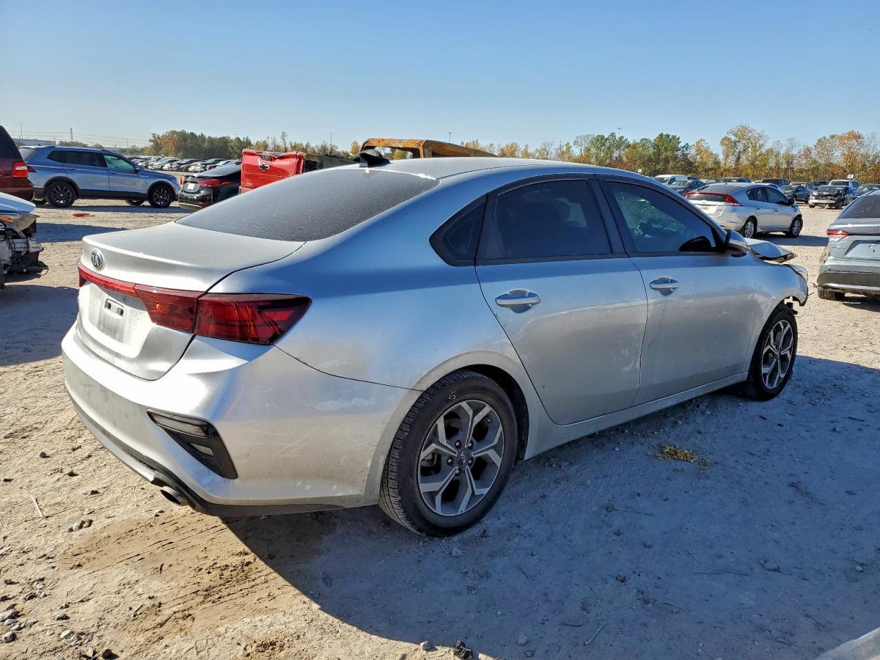 2021 Kia Forte Fe - Фото 3