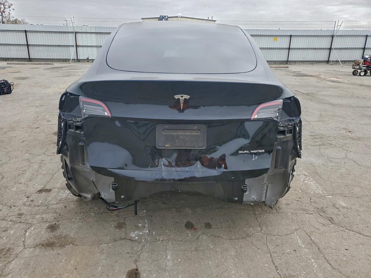 2023 Tesla Model Y - Фото 6