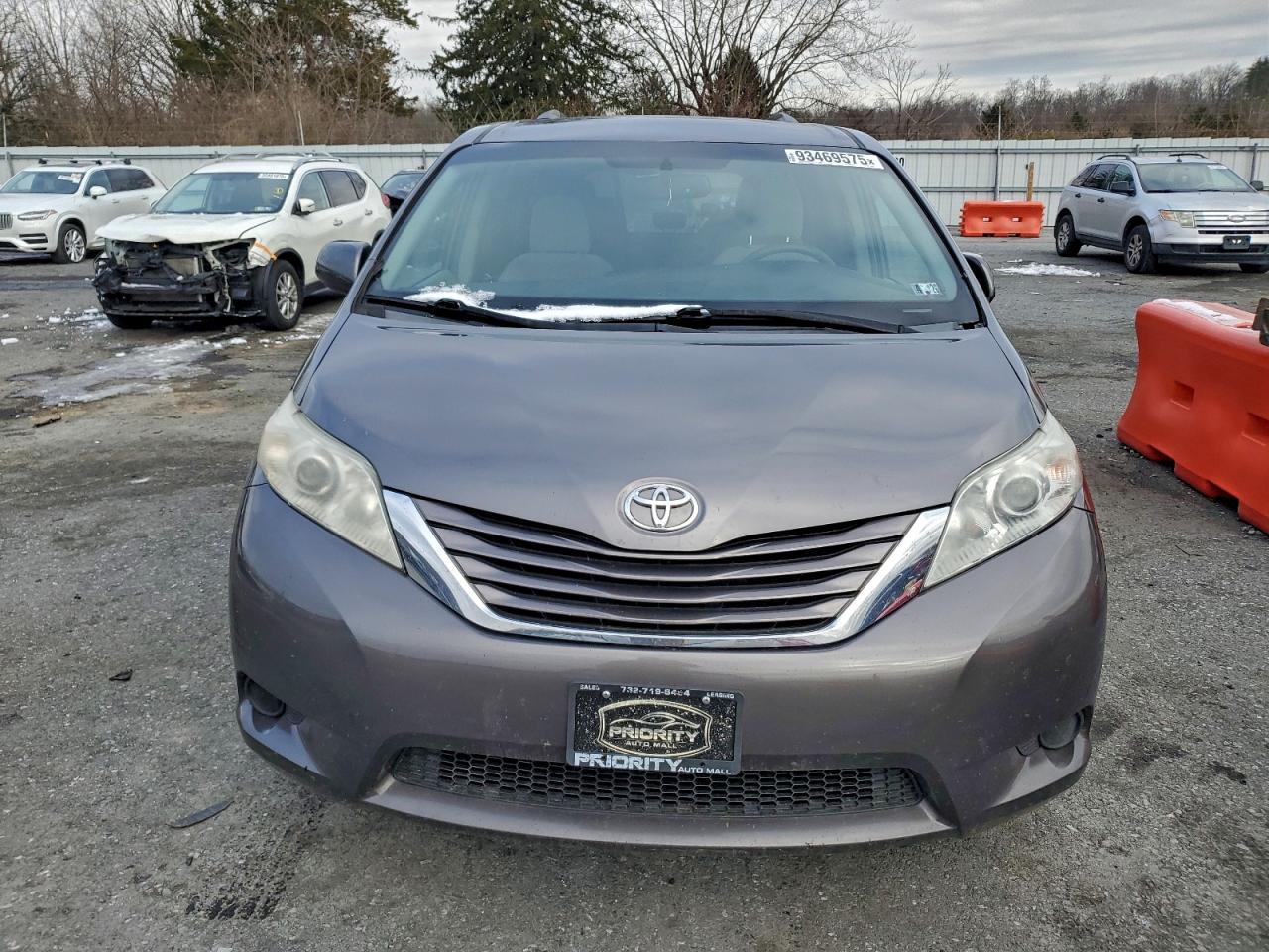 2017 Toyota Sienna Le - Фото 5