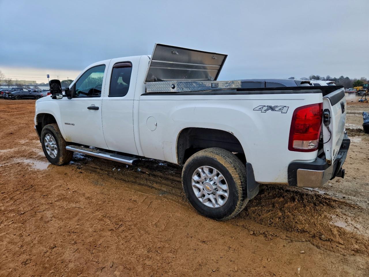 2011 GMC Sierra K2500 Heavy Duty - Фото 2