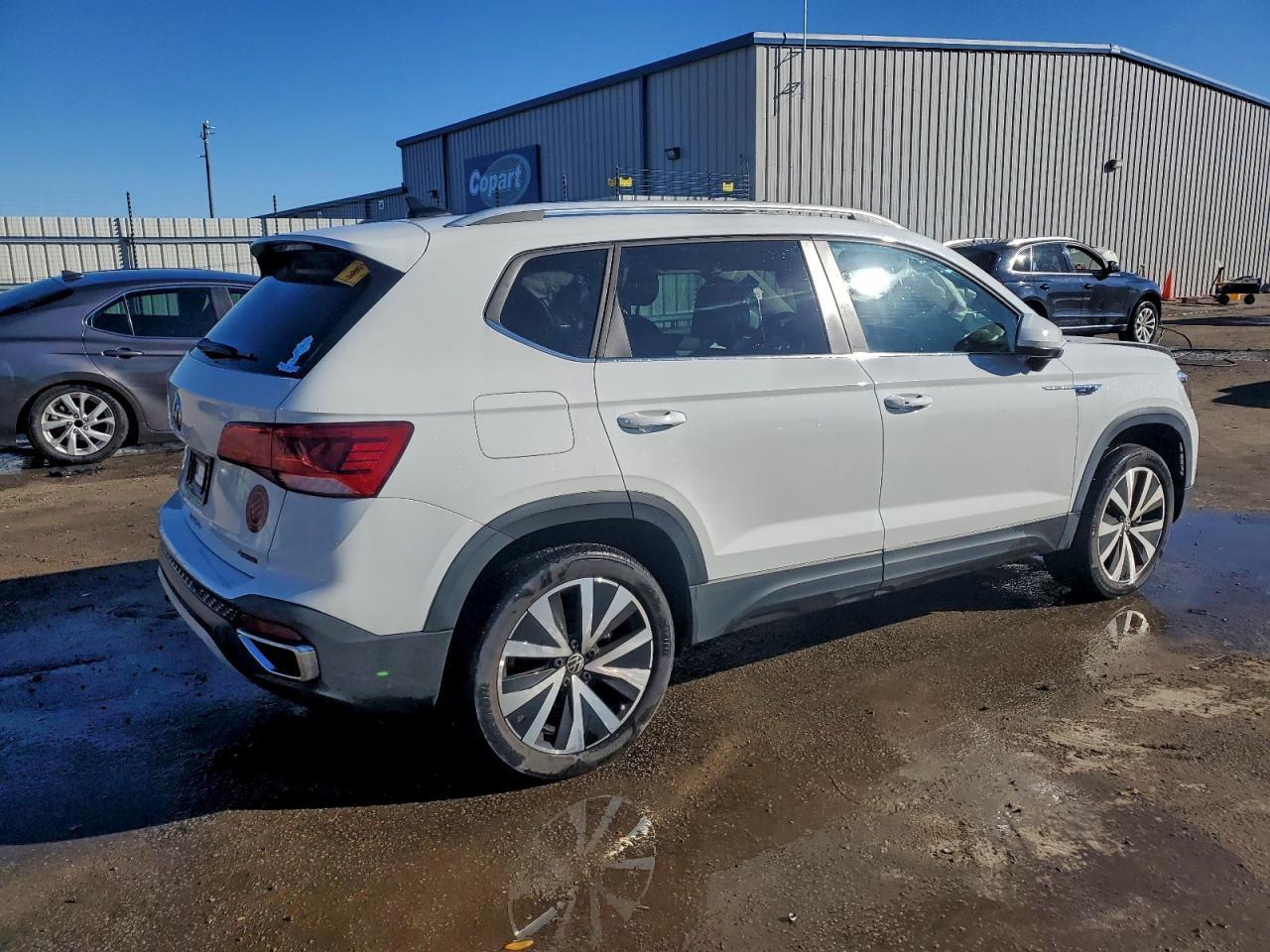 2022 Volkswagen Taos Se - Фото 3