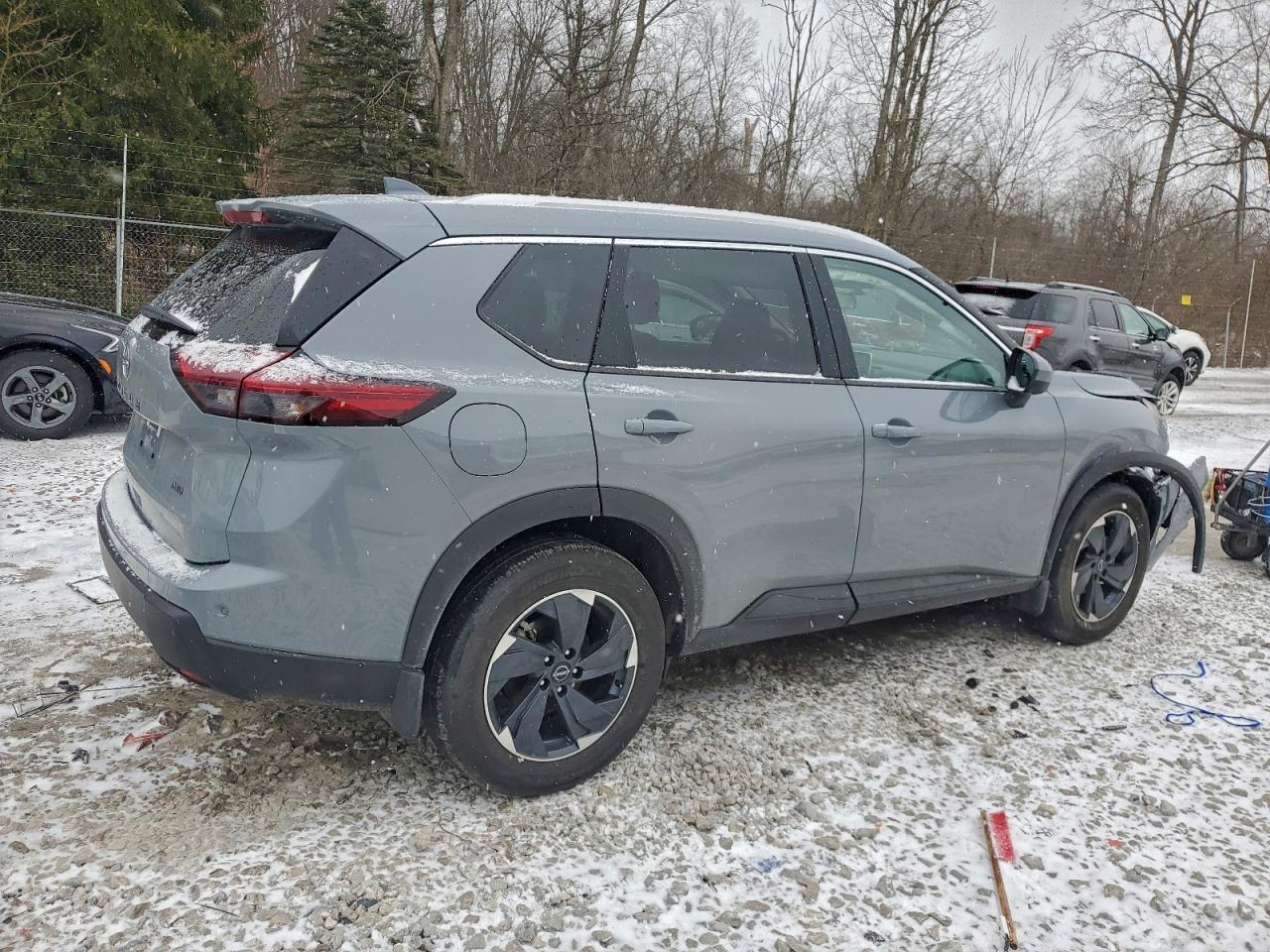 2026 Nissan Rogue Sv - Image 3