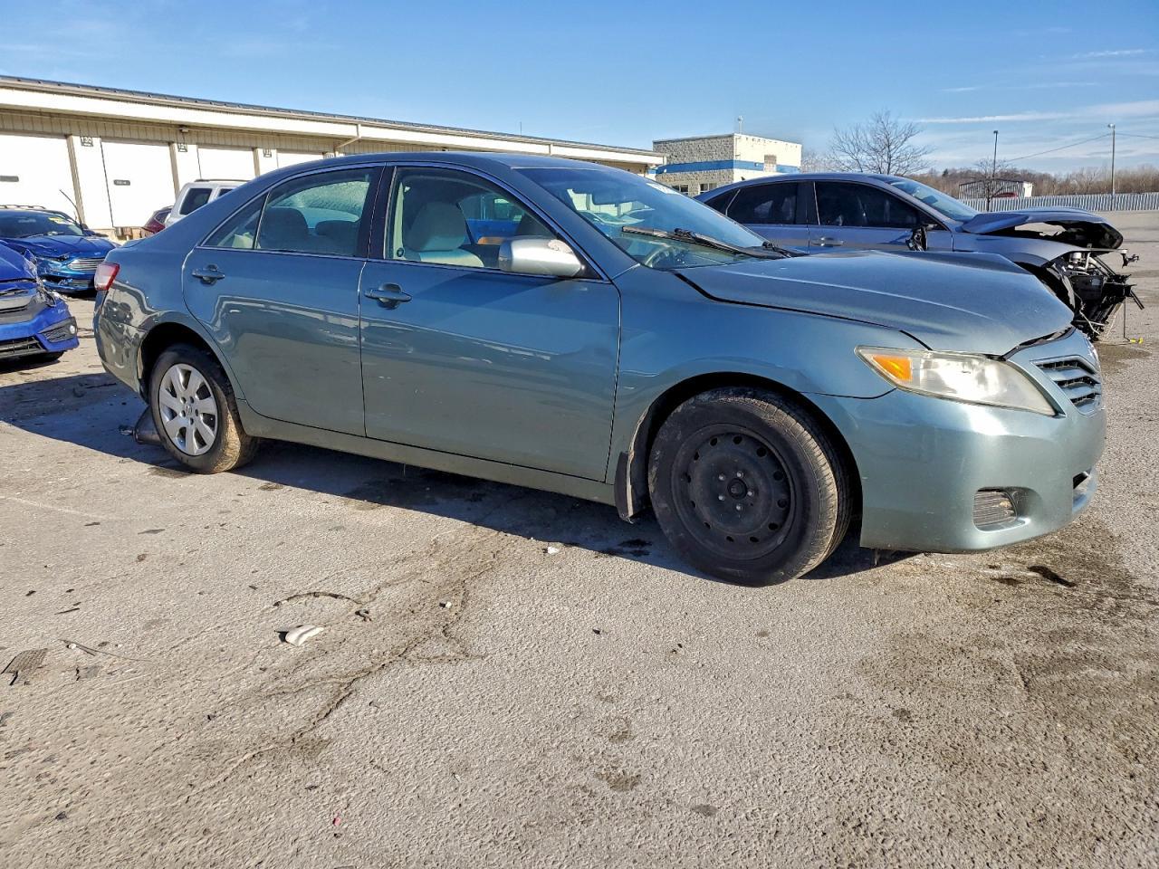 2011 Toyota Camry Base - Фото 4