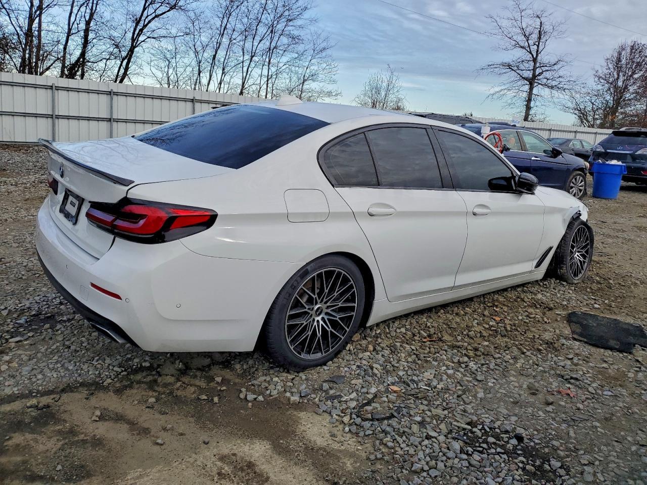 2021 BMW 530 Xi - Фото 3