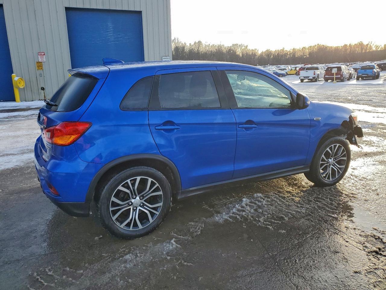 2018 Mitsubishi Outlander Sport Es - Фото 3